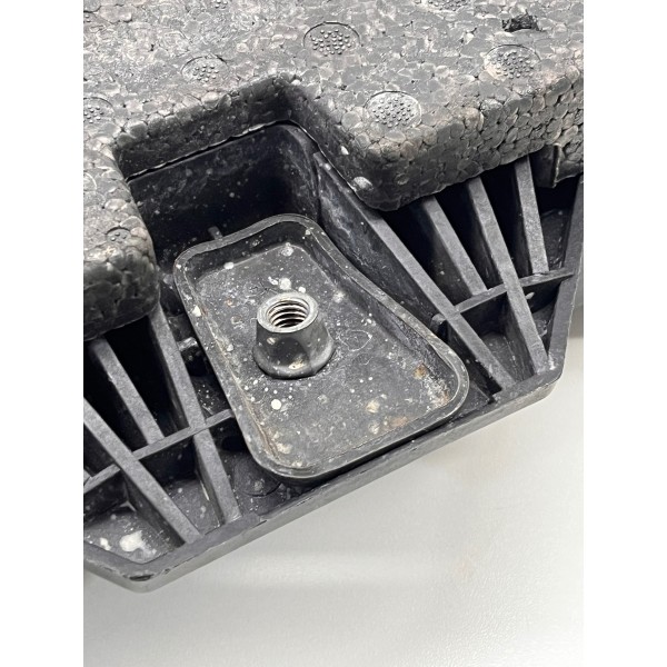 Base Suporte Caixa Bateria Volkswagen Tiguan Tsi 2013