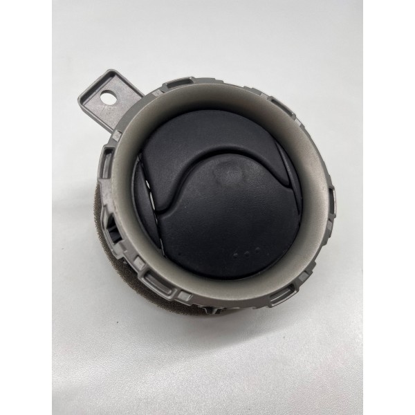 Difusor Ar Lateral Esquerdo Nissan March 2012 2013 14 A 2016