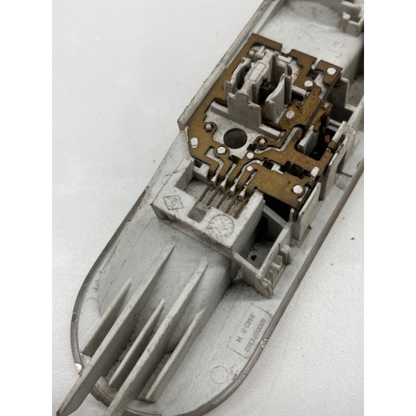 Luz Teto Cortesia Dianteira Nissan Versa 1.6 2014