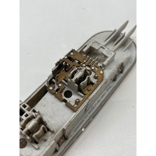 Luz Teto Cortesia Dianteira Nissan Versa 1.6 2014