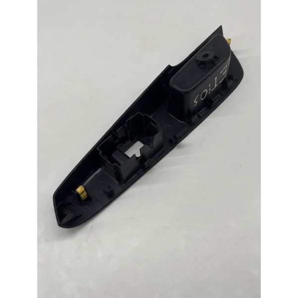 Moldura Botao Vidro Tras\dir Toyota Etios 2013 A 2021