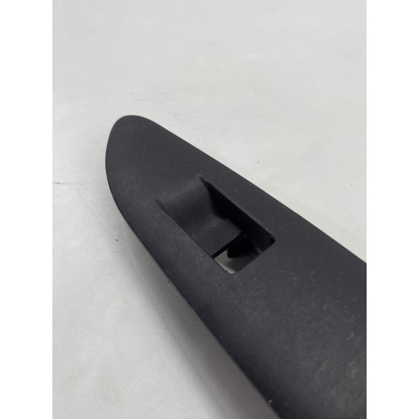 Moldura Botão Vidro Traseiro Direito Tracker 2019