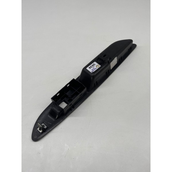 Moldura Botão Vidro Traseiro Direito Tracker 2019