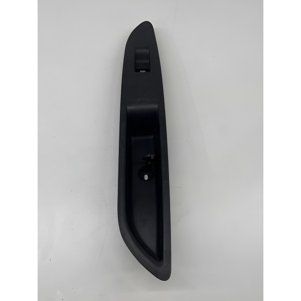 Moldura Botão Vidro Traseiro Direito Tracker 2019