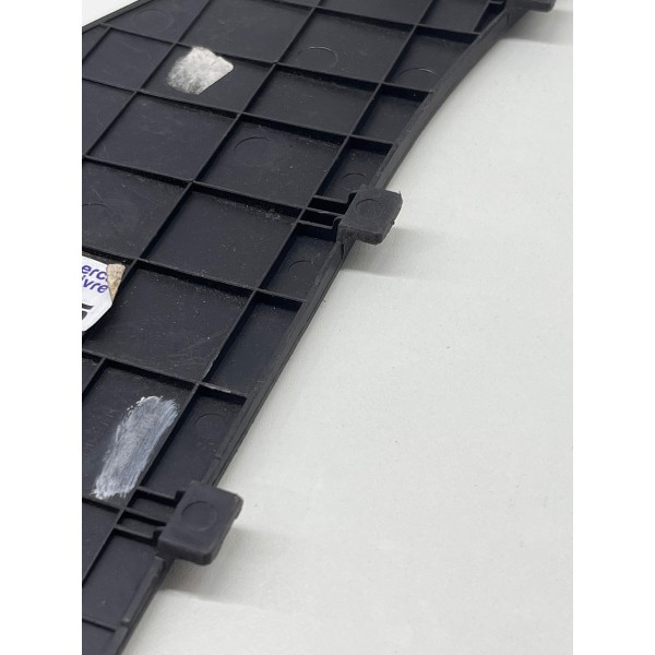 Moldura Lateral Do Painel Esquerdo Nissan Versa 2018