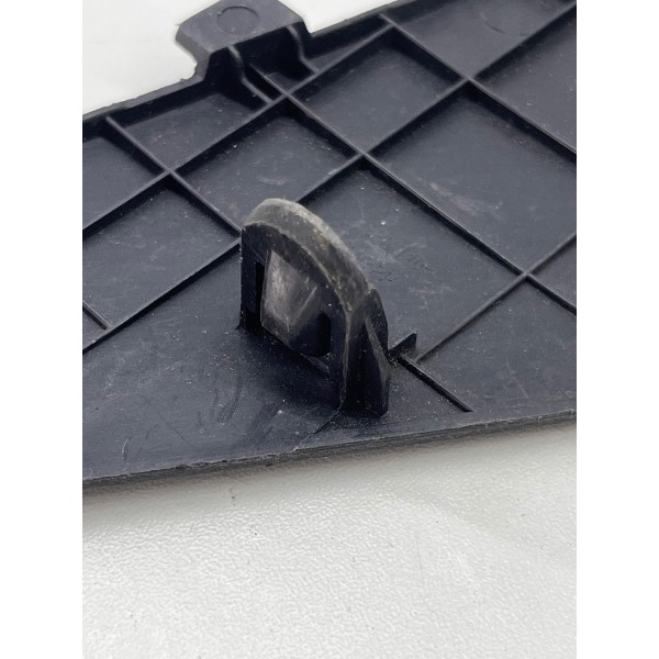 Moldura Lateral Do Painel Esquerdo Nissan Versa 2018