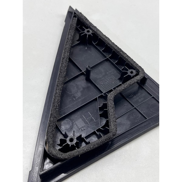 Moldura Acabamento Traseiro Direito Hb20 Hatch 2013 A 2019