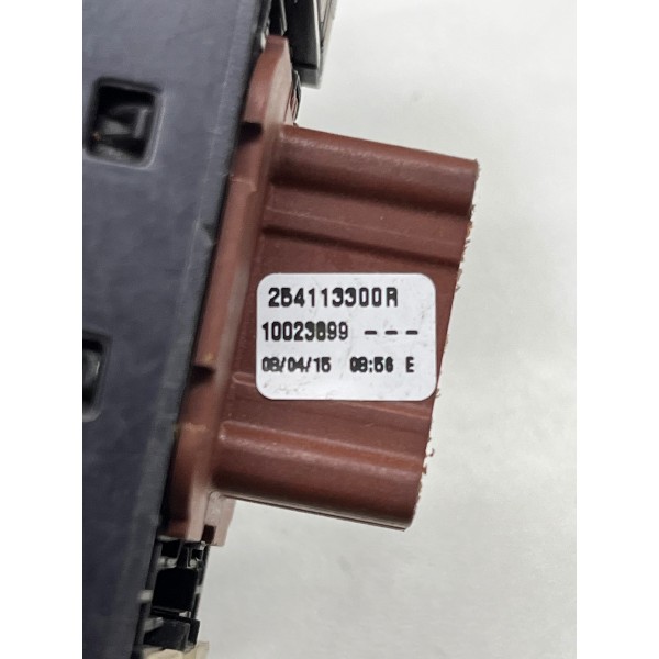 Botão Vidro Elétrico D/esq Renault Duster 2015 A 2019