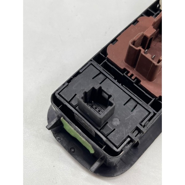 Botão Vidro Elétrico D/esq Renault Duster 2015 A 2019