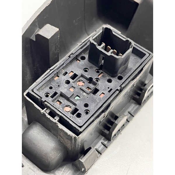 Botão Vidro Traseiro Direito Gm Spin 2012 A 2020