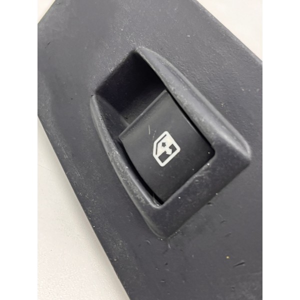 Botão Vidro Elétrico Dir\dian Fiat Siena 2006 2007 08 A 2009