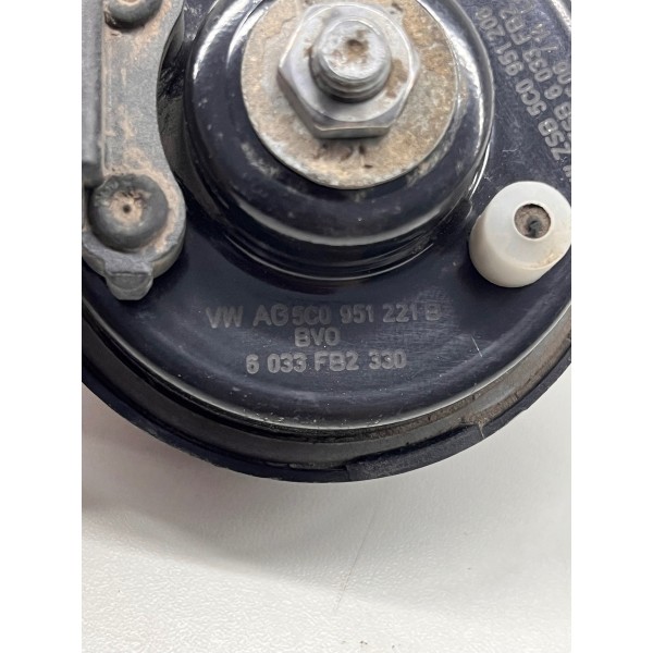 Buzina Grave Nova Original Volkswagen Tiguan 2017 A 2021