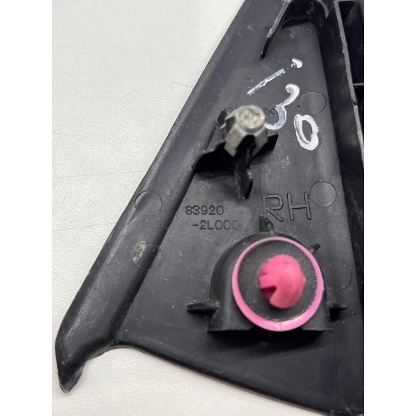 Acabamento Porta Traseira Direita Hyundai I30 2009 A 2012