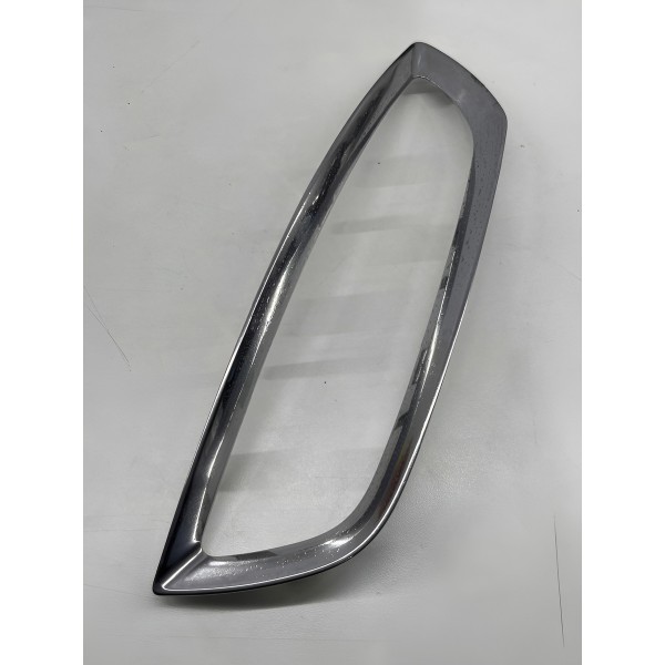 Moldura Ld\direito Chevrolet Tracker 2013 A 2016