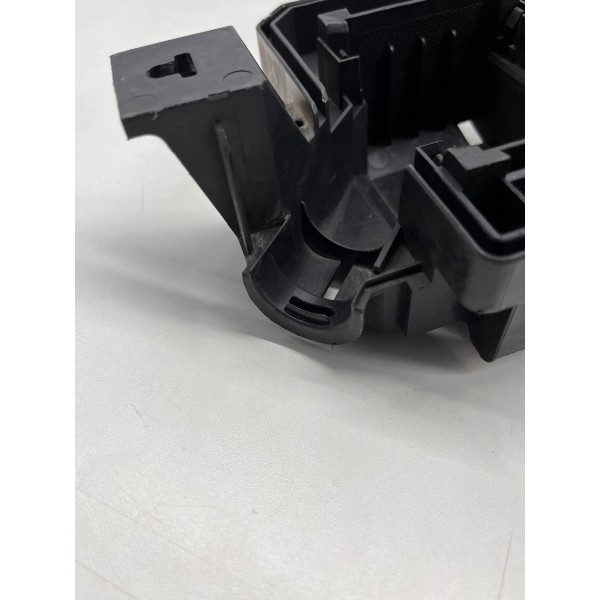 Caixa Base De Fusivel Chevrolet Onix 2017