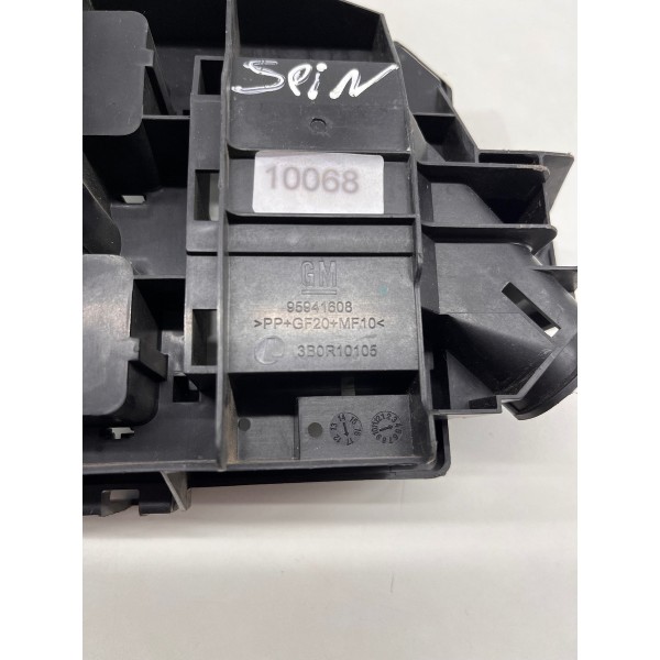 Caixa Base De Fusivel Chevrolet Onix 2017