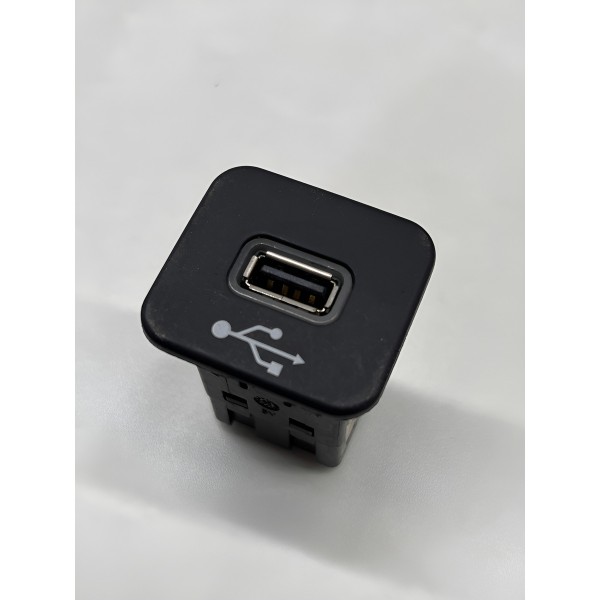 Moldura Entrada Usb Fiat Argo 2018  A 2022