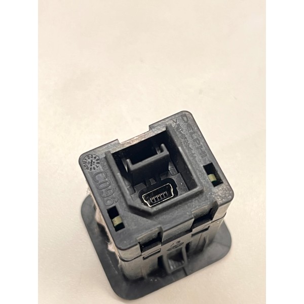 Moldura Entrada Usb Fiat Argo 2018  A 2022