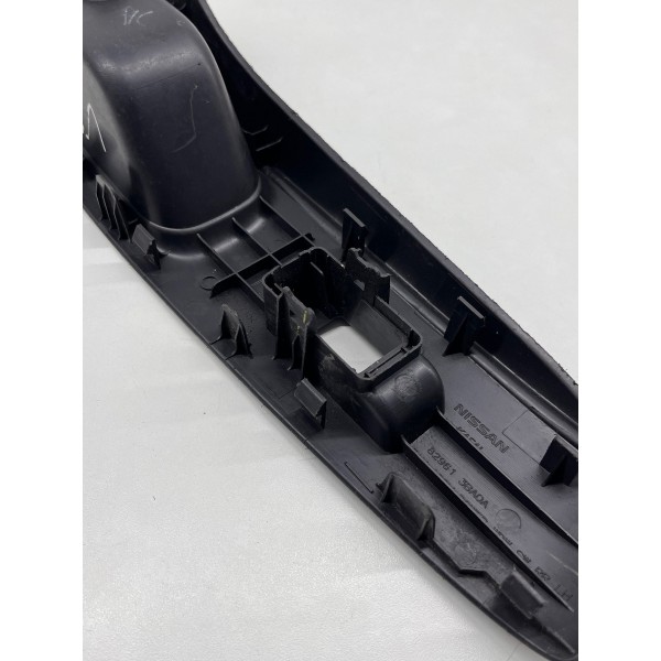 Moldura Botao Eletrico Tras\esq Nissan Versa 2015 A 2020