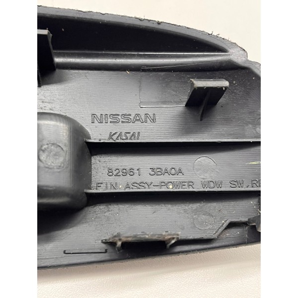 Moldura Botao Eletrico Tras\esq Nissan Versa 2015 A 2020