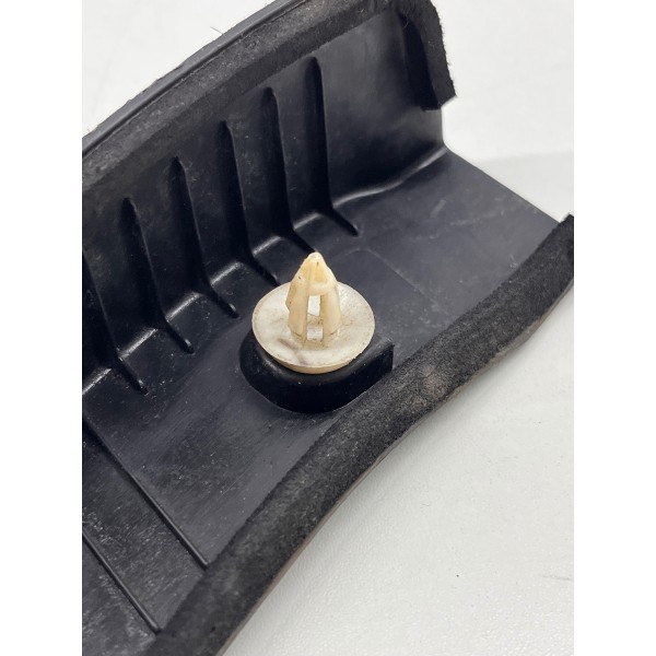 Moldura Interna Para-lama Dir Chevrolet Onix  2013 A 2019