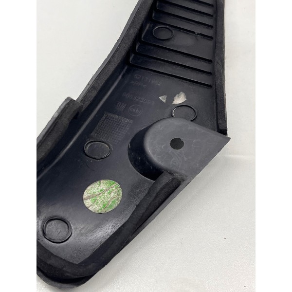 Moldura Interna Para-lama Dir Chevrolet Onix  2013 A 2019