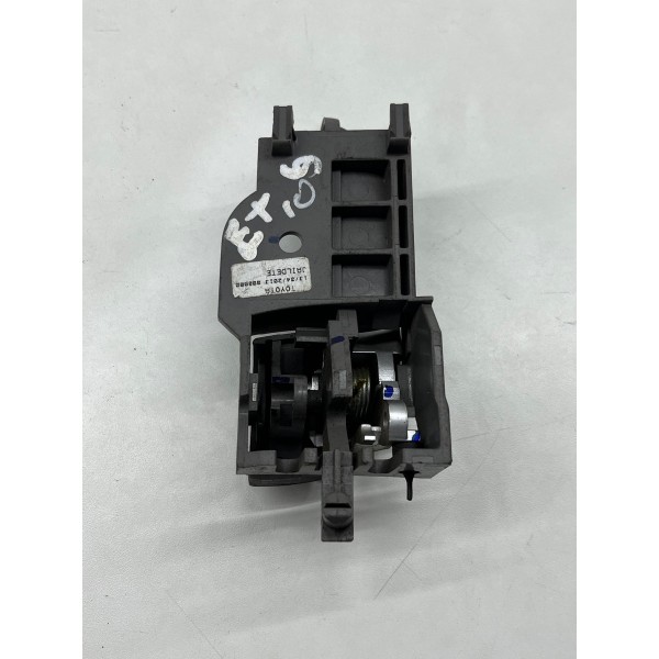 Maçaneta Interna Tras\esq Toyota Etios 2014