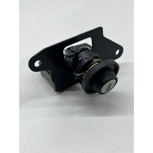 Fechadura Da Mala Do Fiat Mobi 2016 A 2024