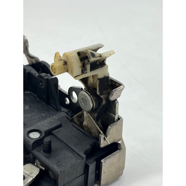 Fechadura Porta Traseira Esquerda Clio Symbol Duster 1999