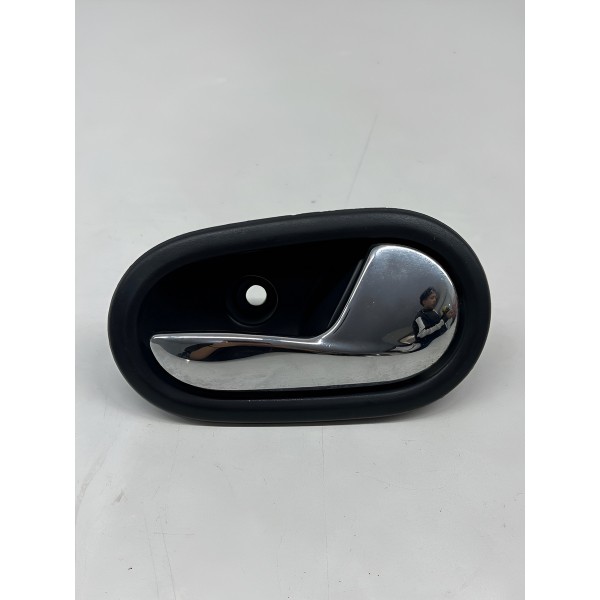 Maçaneta Interna Dianteiro Direito Renault Sandero 2018