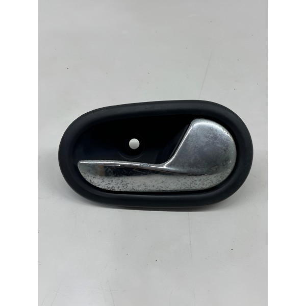 Maçaneta Puxador Traseiro Direito Renault Sandero 2015 A2018