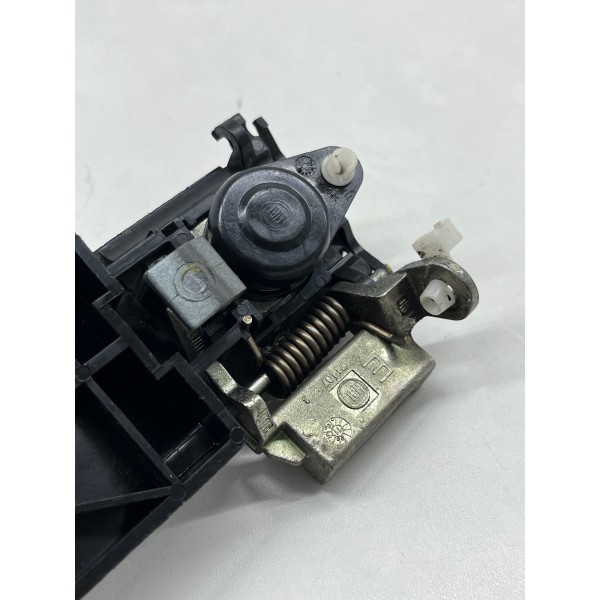 Maçaneta Dianteria Esquerda Fiat Palio 2008 A 2012