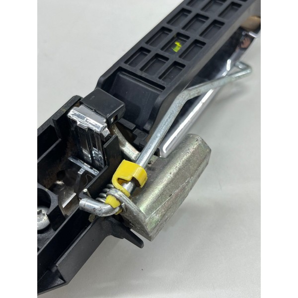 Maçaneta Ex. Porta L.d Mitsubishi L200 Triton 2008 A 2015