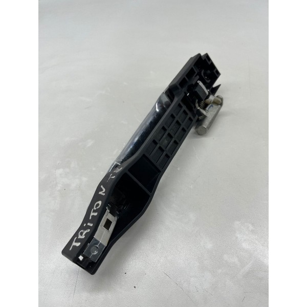 Maçaneta Externa Diant Dir Mitsubishi Triton 2010 A 2011