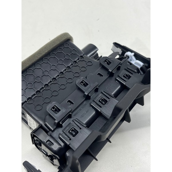 Difusor De Ar Esquerdo Ram Rampage  2024 A 2025