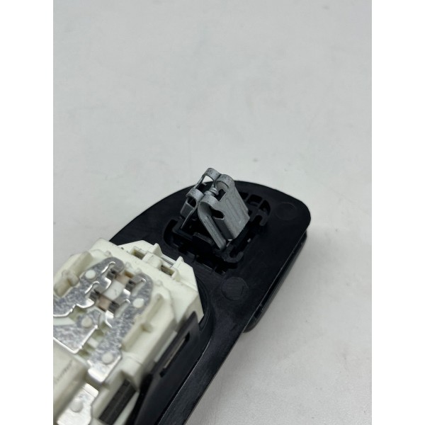 Alça De Teto Dianteiro Esq. Ram Rampage 2024 A 2025