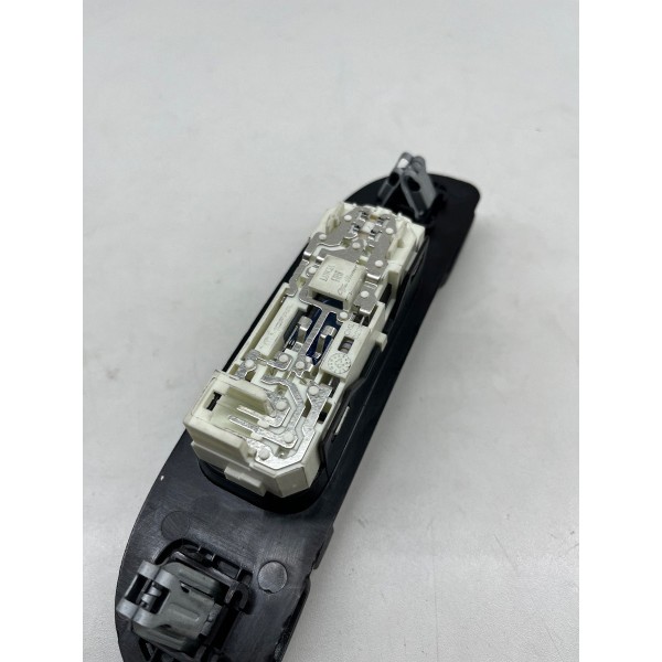 Alça De Teto Dianteiro Esq. Ram Rampage 2024 A 2025