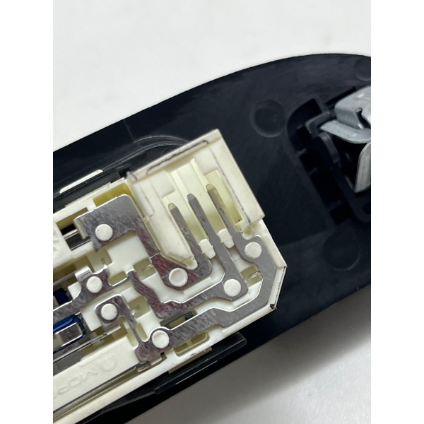 Alça De Teto Traseiro Esquerdo Ram Rampage 2024 A 2025