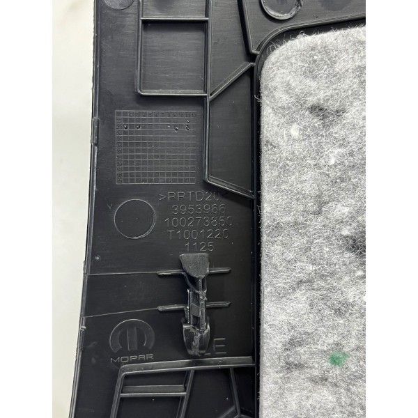 Acabamento Esquerdo Console Central Ram Rampage  2024 A 2025