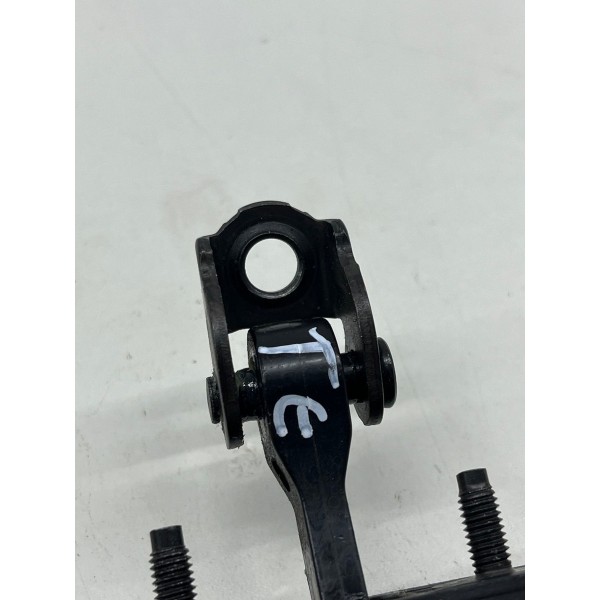 Limitador Dobradiça Porta Traseira  Ram Rampage 2024 A 2025