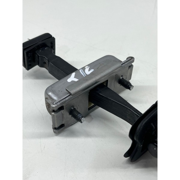 Limitador Porta Traseira Esquerda Chery Tiggo 8 2025