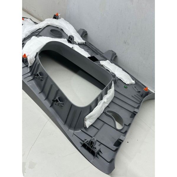 Acabamento Coluna Traseira Esquerda Chery Tiggo 8 Pro 2025