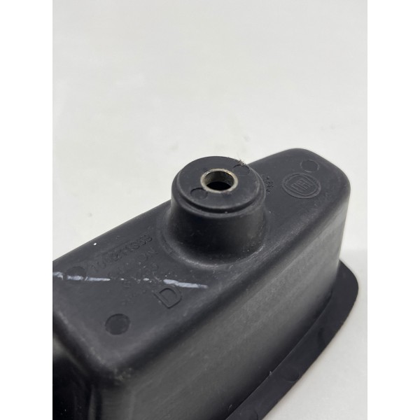 Moldura Botão Vidro Traseiro Direito Fiat Punto 2008 A 2017