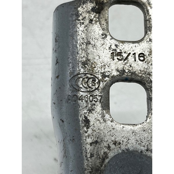 Dobradiça Porta Traseira Direita Chevrolet Onix 2013 A 2019