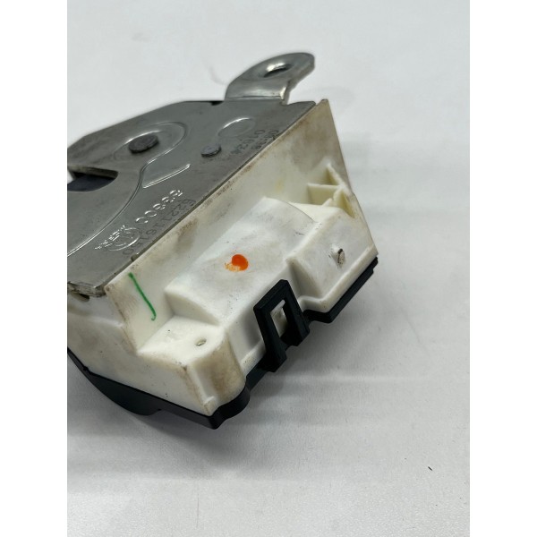 Fechadura Inferior Tampa Tras. L/e  Ram Rampage 2025