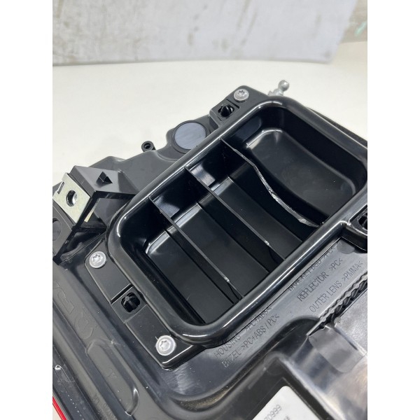 Lanterna Traseira Led L.e Ram Rampage 2025