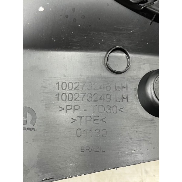 Acabamento Lado Esquerdo Vidro Caçamba Ram Rampage 2025