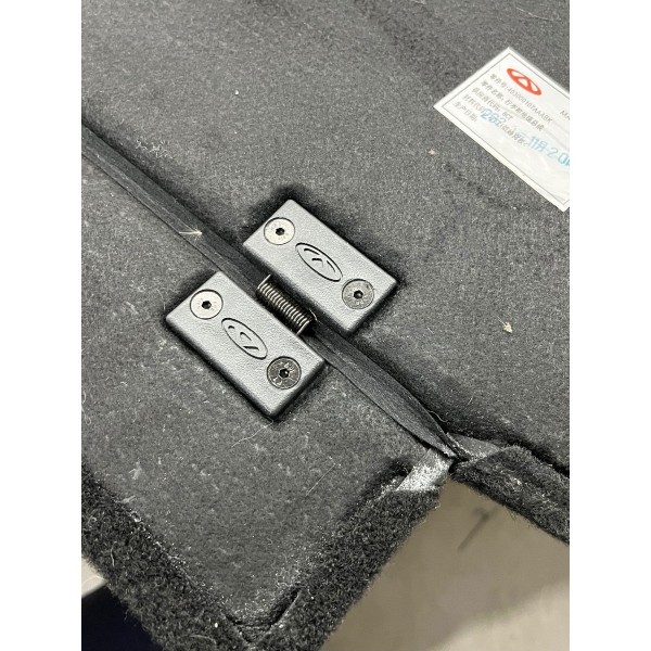 Tampão Inferior Porta Malas Chery Tiggo 8 Pro 2025