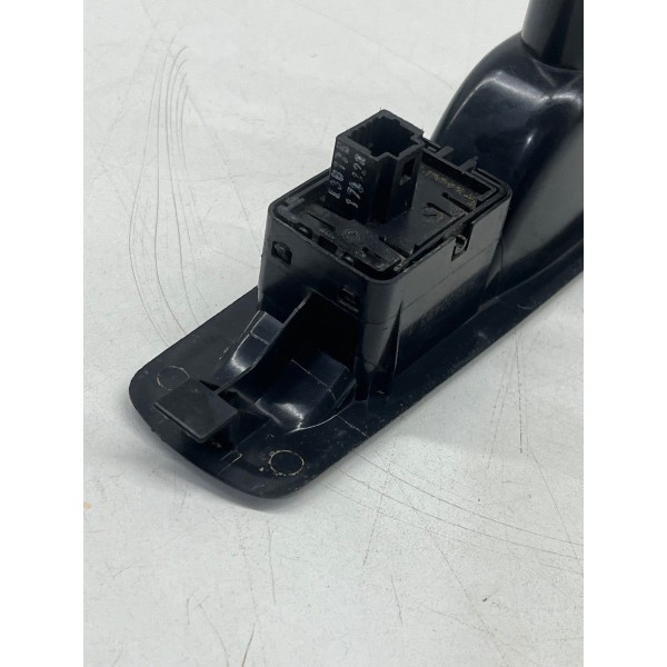 Botão Vidro Elétrico Tras. Esq. Renault  Fluence 2011 A 2017