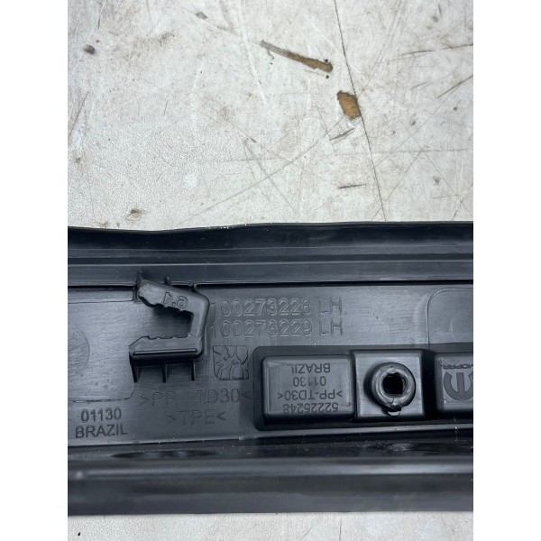 Moldura Tampa Caçamba Lado Esquerdo Ram Rampage 2025